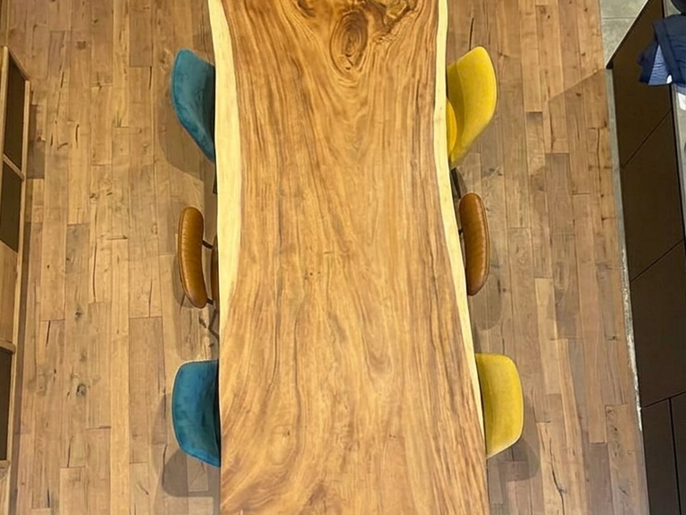 The top seen from above, the live edge running down one side